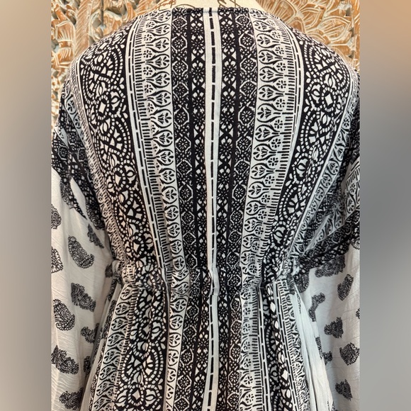 Black and White Patterned Mini Dress - Picture 6 of 11